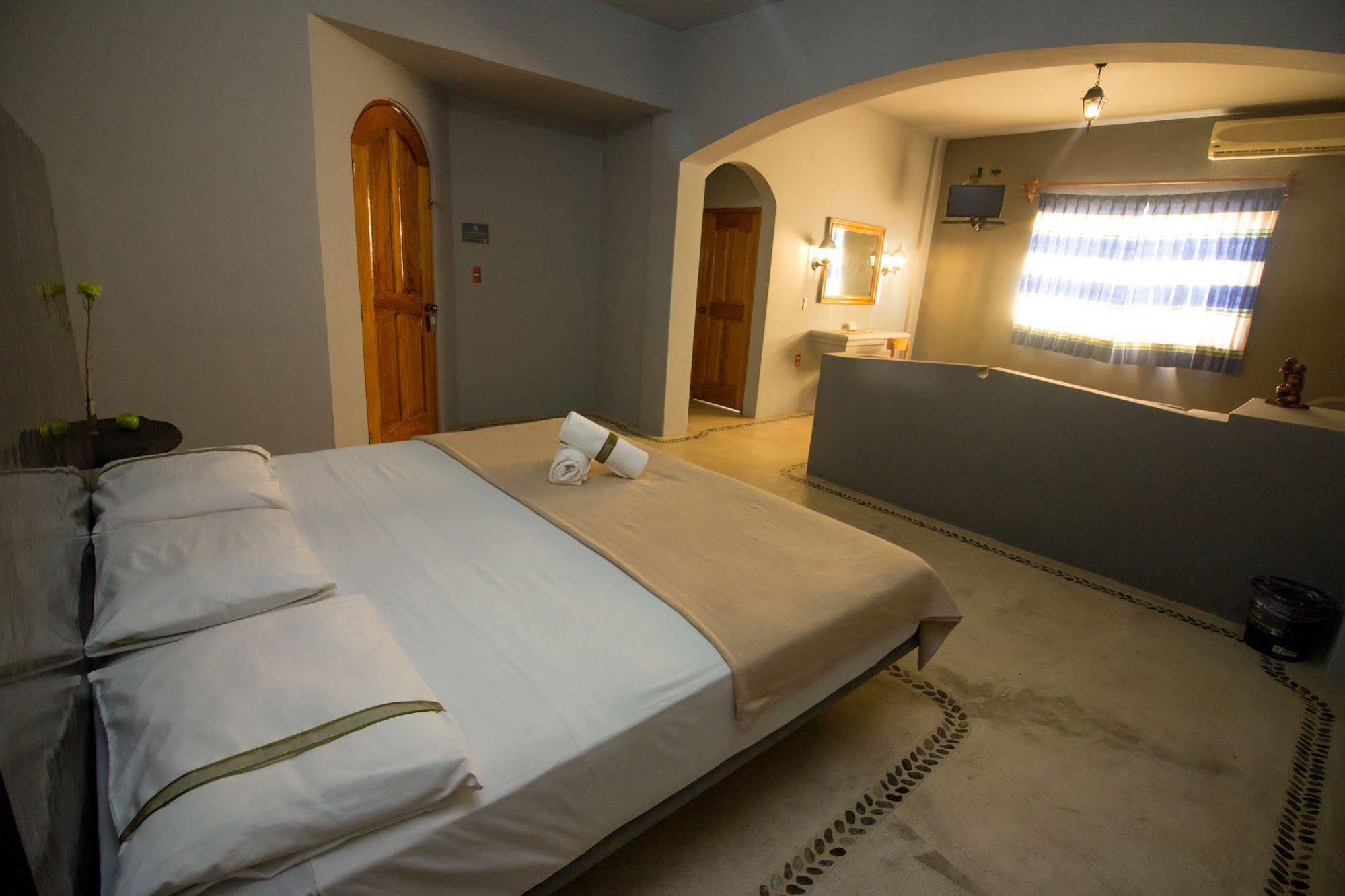 Zone H Fun Included Hotel Huatulco ภายนอก รูปภาพ